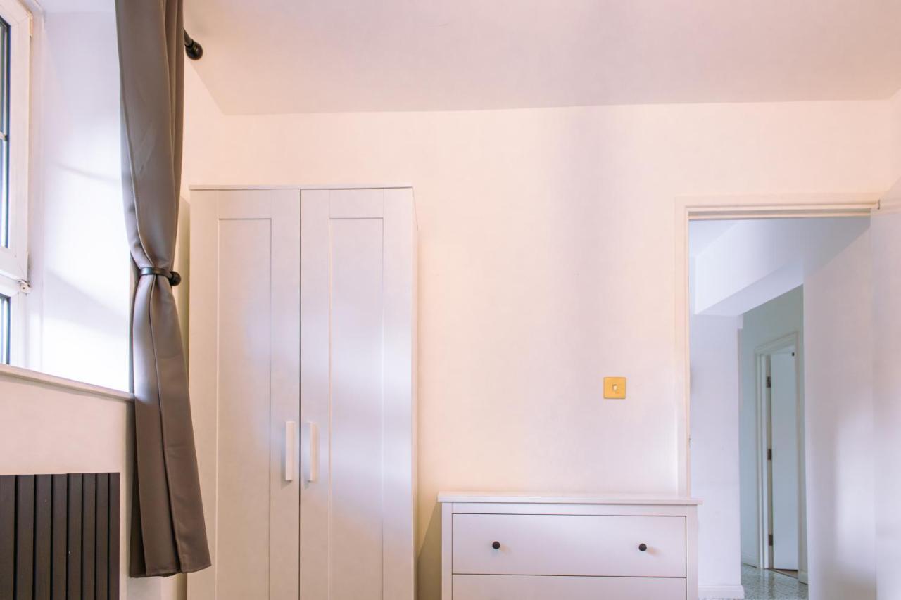 Nice 4 Bedroom Apartment Near City Centre 2-Min Walk To Metro !! Business & Family Friendly!! London Exterior photo