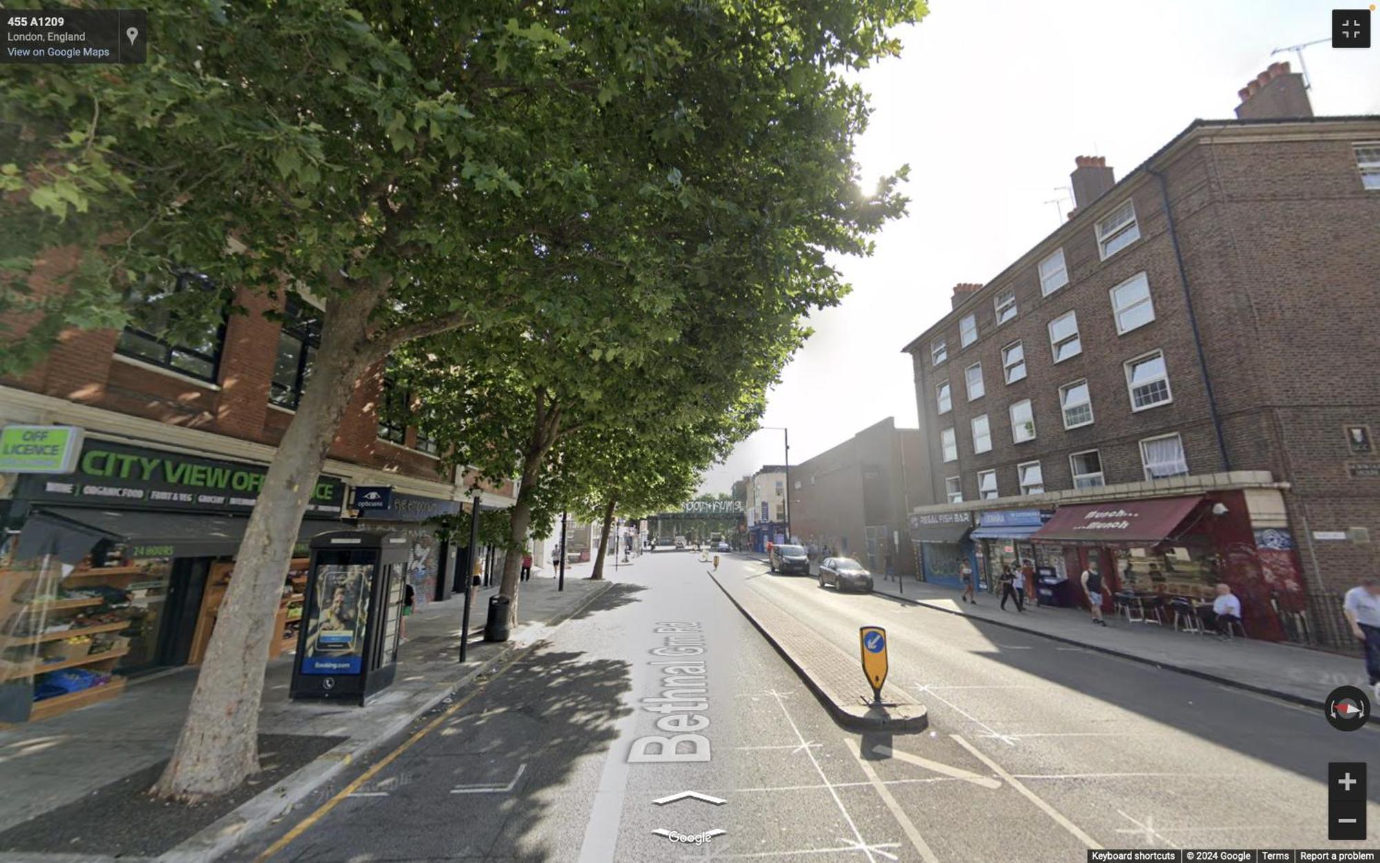 Nice 4 Bedroom Apartment Near City Centre 2-Min Walk To Metro !! Business & Family Friendly!! London Exterior photo